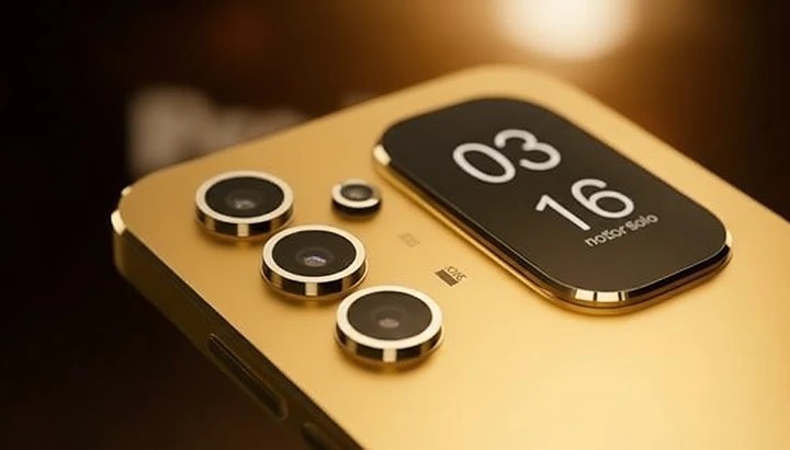 Macro close-up shot of the Motorola Moto G86 5G's rear camera module, emphasizing the large 250MP primary lens with Optical Image Stabilization.